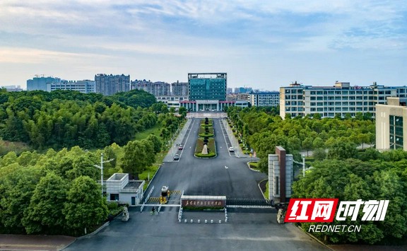 益阳医学高等专科学校招生官网,益阳医学高等专科学校今年招生简章