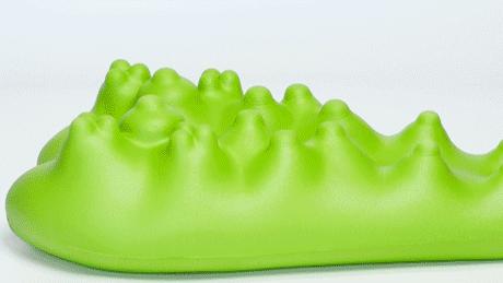 颈椎牵引器锻炼老人,每天30分钟颈椎牵引器