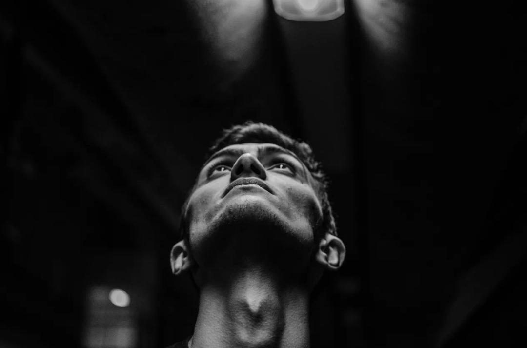 看完你还敢兼职吗,想当法官有多难