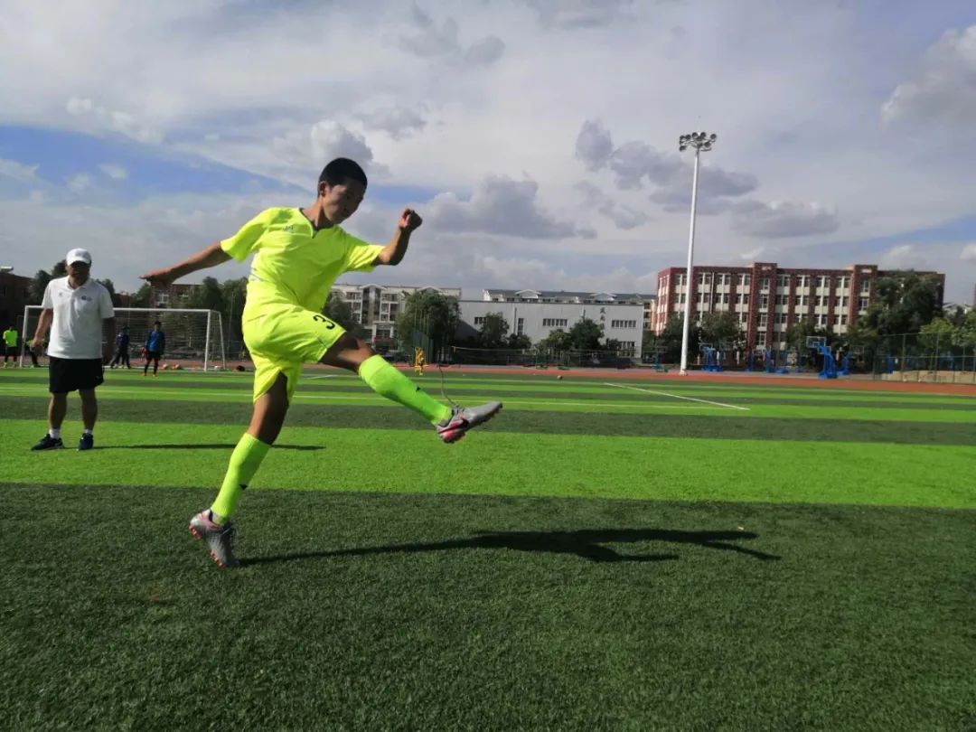 满天星青少年足球夏令营,全国青少年校园足球满天星训练营