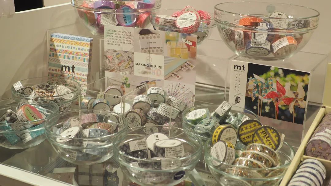 日本杂货店，入华慢慢走