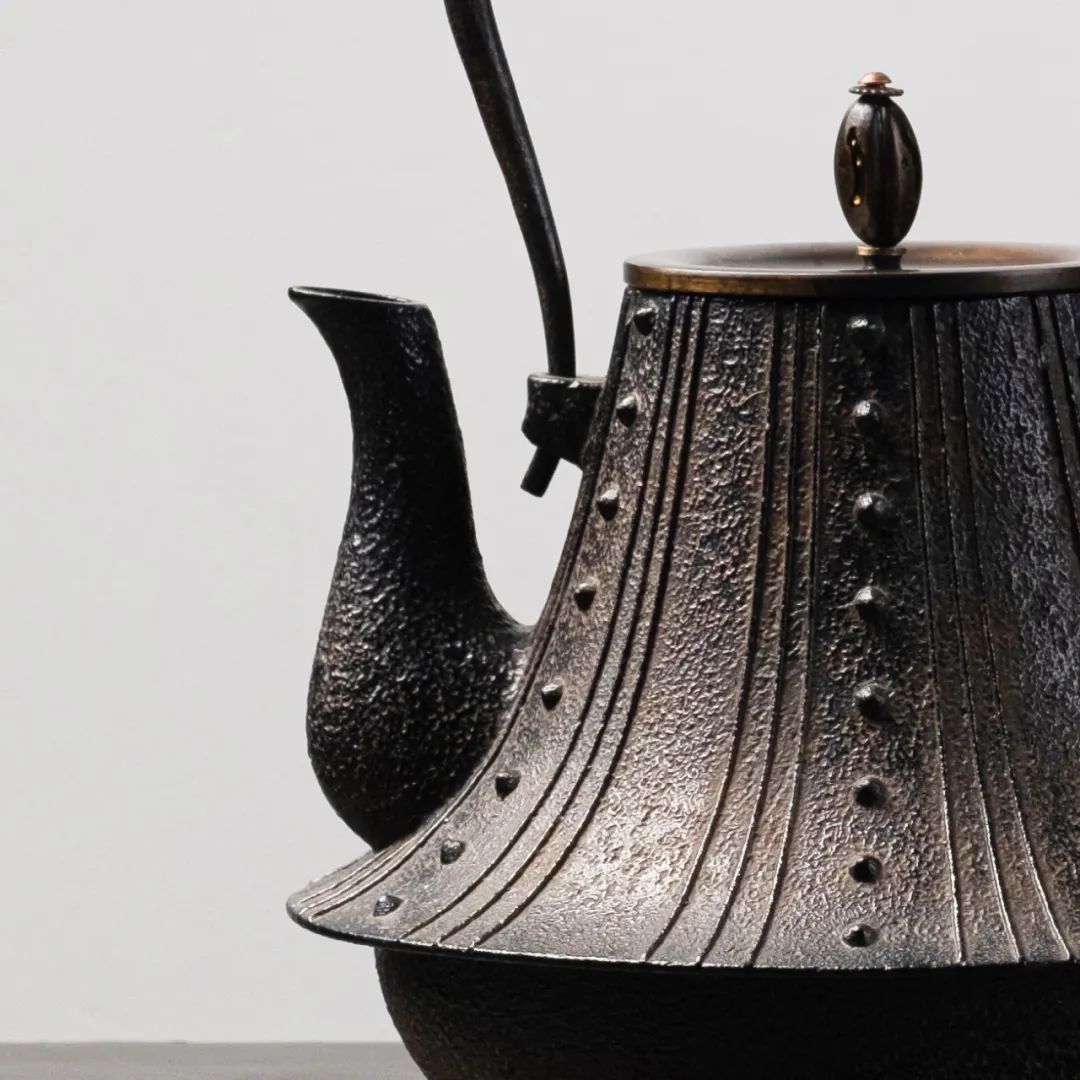一把烧开水的壶,日式烧茶铁壶