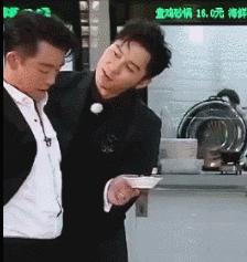 他这是中年发福了吗？