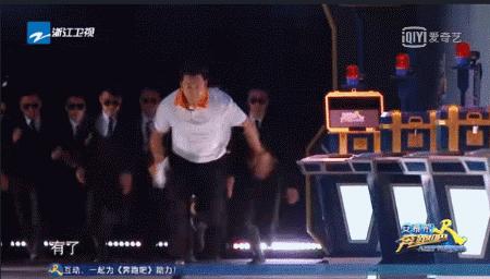 他这是中年发福了吗？