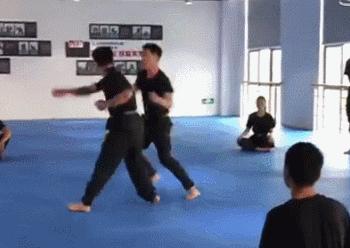 他这是中年发福了吗？