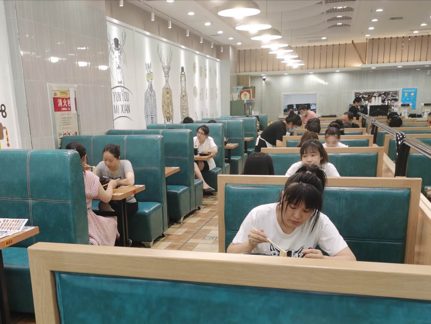 老字号二伏面热销,二伏面和什么最好吃