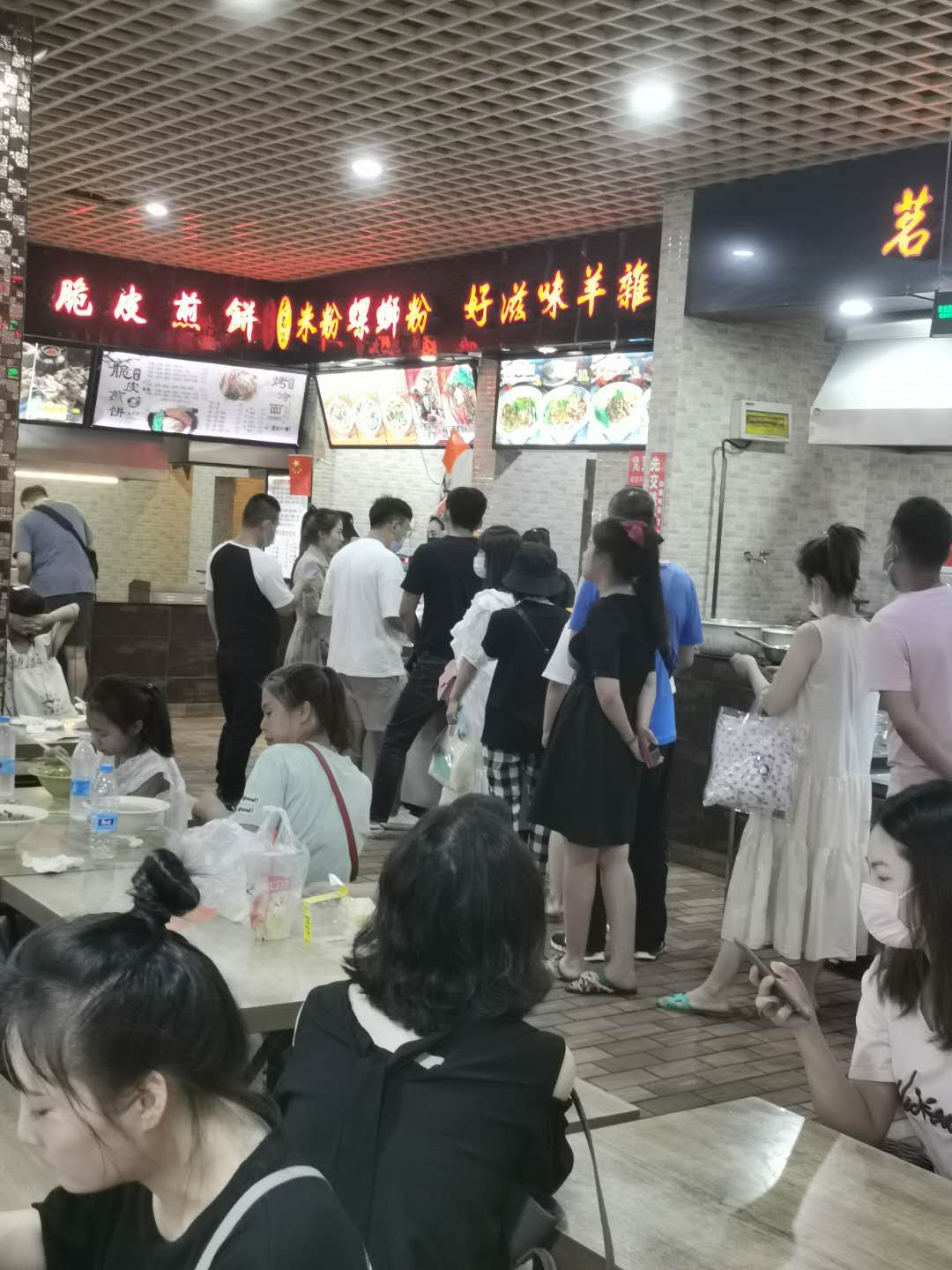 老字号二伏面热销,二伏面和什么最好吃