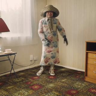 王一博虞书欣芒果台,王一博穿几款防晒衣