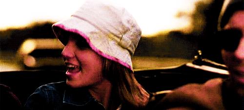 王一博虞书欣芒果台,王一博穿几款防晒衣