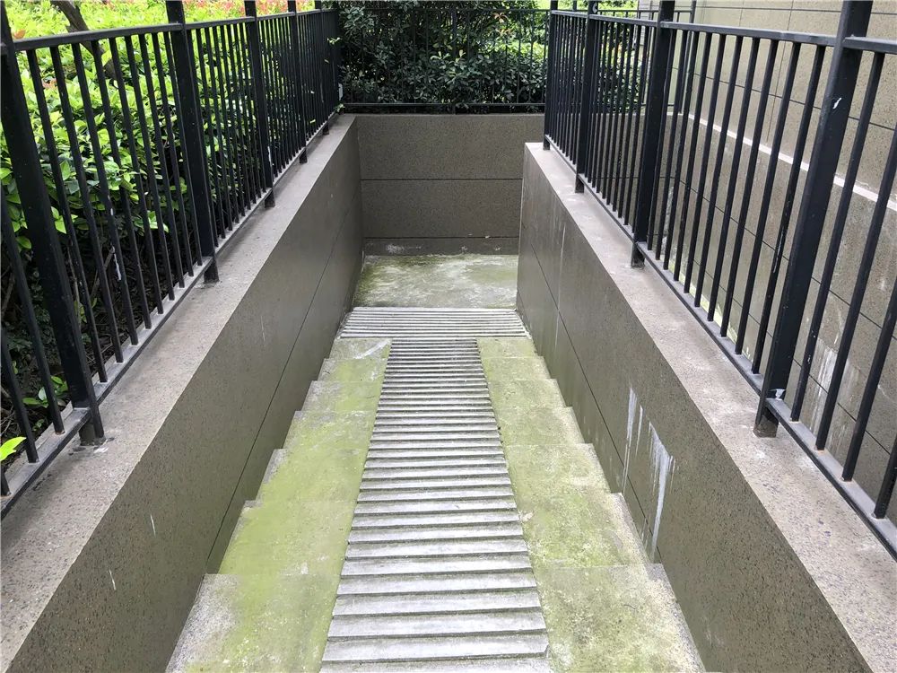 双学区，地铁近，配套全，这个网红小区交付两年却仅涨4000元/㎡