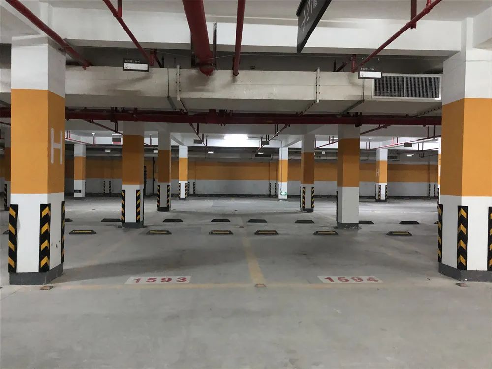 双学区，地铁近，配套全，这个网红小区交付两年却仅涨4000元/㎡