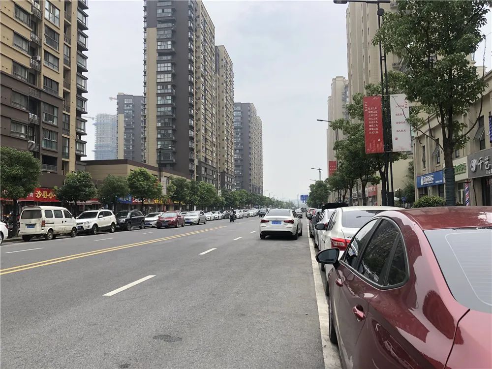 双学区，地铁近，配套全，这个网红小区交付两年却仅涨4000元/㎡