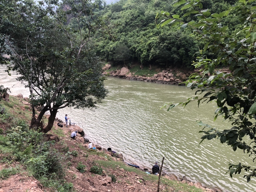 雷打滩水电站钓棚图片,雷打滩水电站钓鱼棚电话