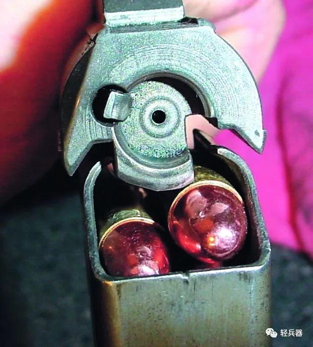 丹麦麦德森系列9mm冲锋枪尺寸,秘鲁mgp-84a式9mm冲锋枪