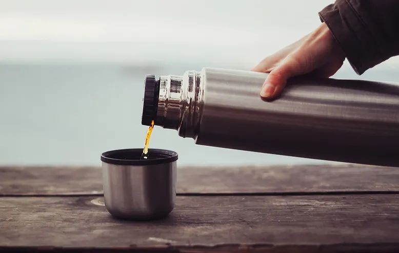 千万别用塑料杯喝水,别再用这种杯子喝水了