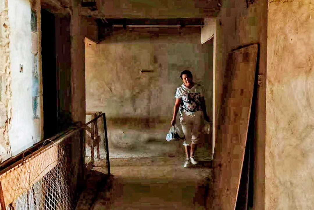 居民入住烂尾楼昆明,昆明业主住进烂尾楼让业主自救