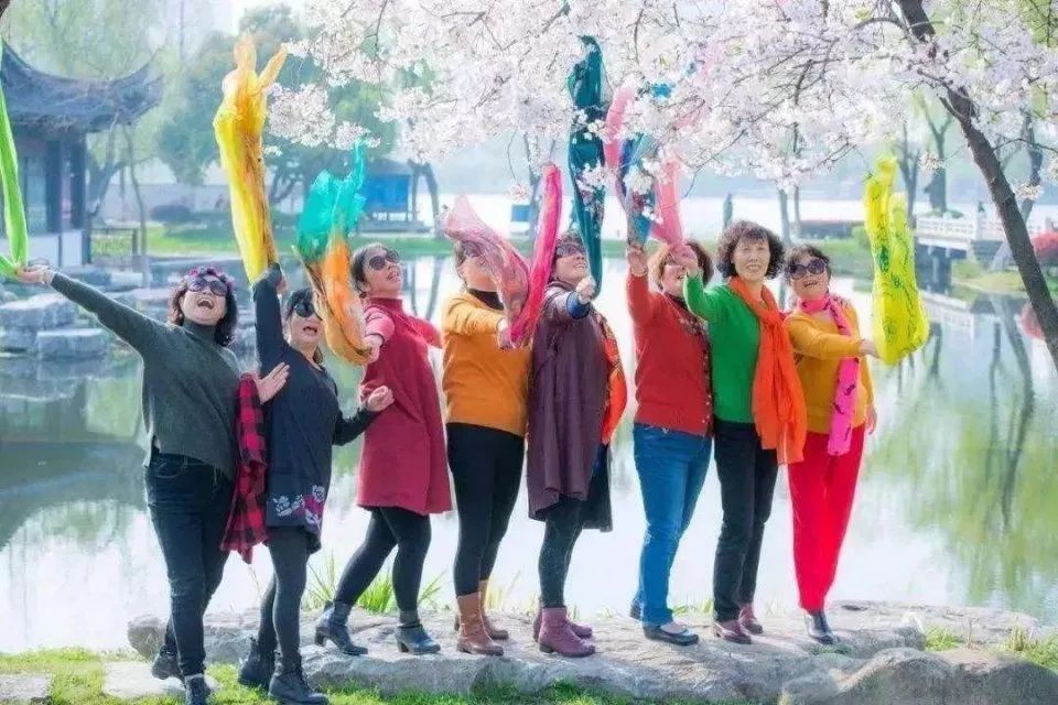 为了阻止一些中国大爷拍鸟，我们要给他们安利这个