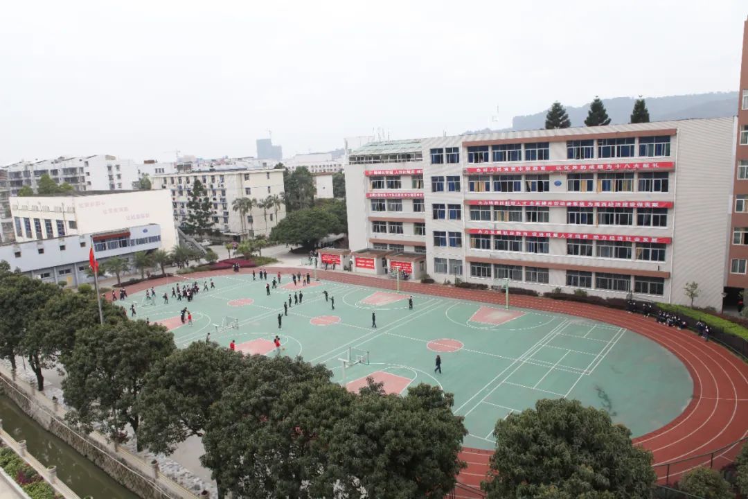 福建第二轻工业学校专业推荐,福建第二轻工职业学校图片