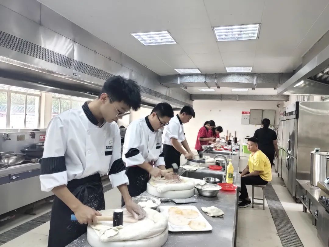 福建第二轻工业学校专业推荐,福建第二轻工职业学校图片