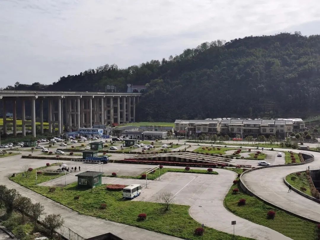 雨城驾校学习实操地址,雨城驾校科一