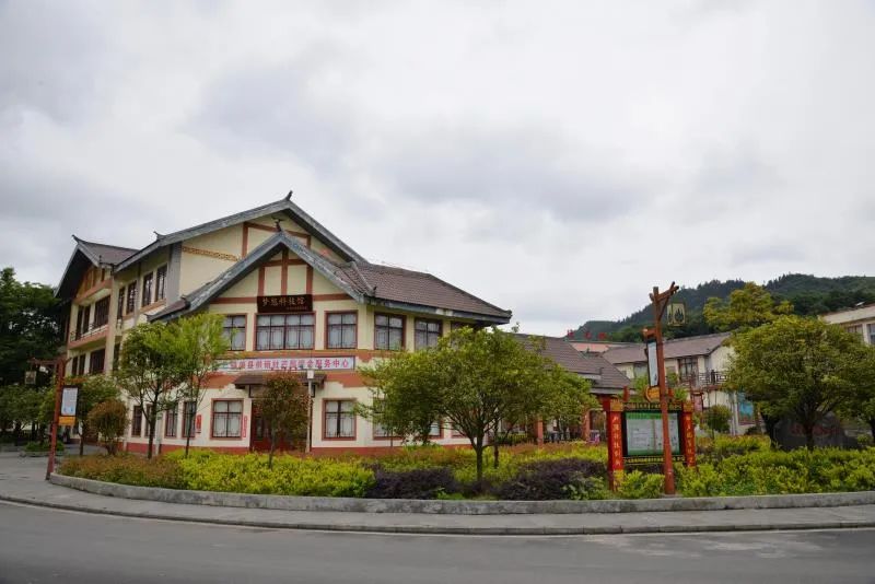 扶贫故事纪录片,扶贫故事两千字