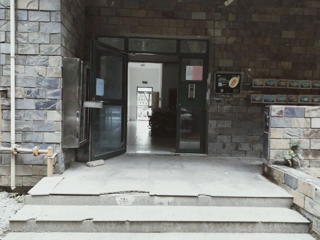 涨幅低、环境一般,南京这个地铁口小区成交却“意外”火热