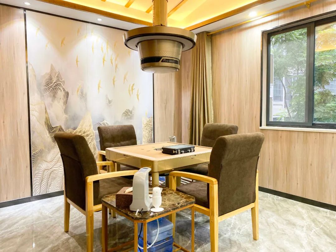 鍚冨湪鍢夊叴,鍚冨湪鍢夊叴缇庨鐗规儬涓撳満