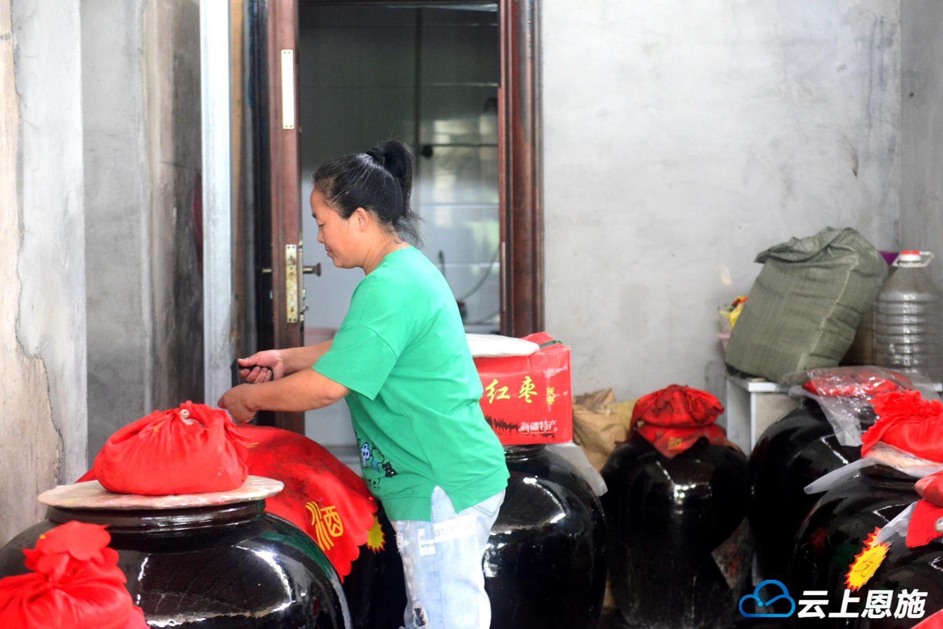 贫困户黄凤:用勤劳双手托起致富梦