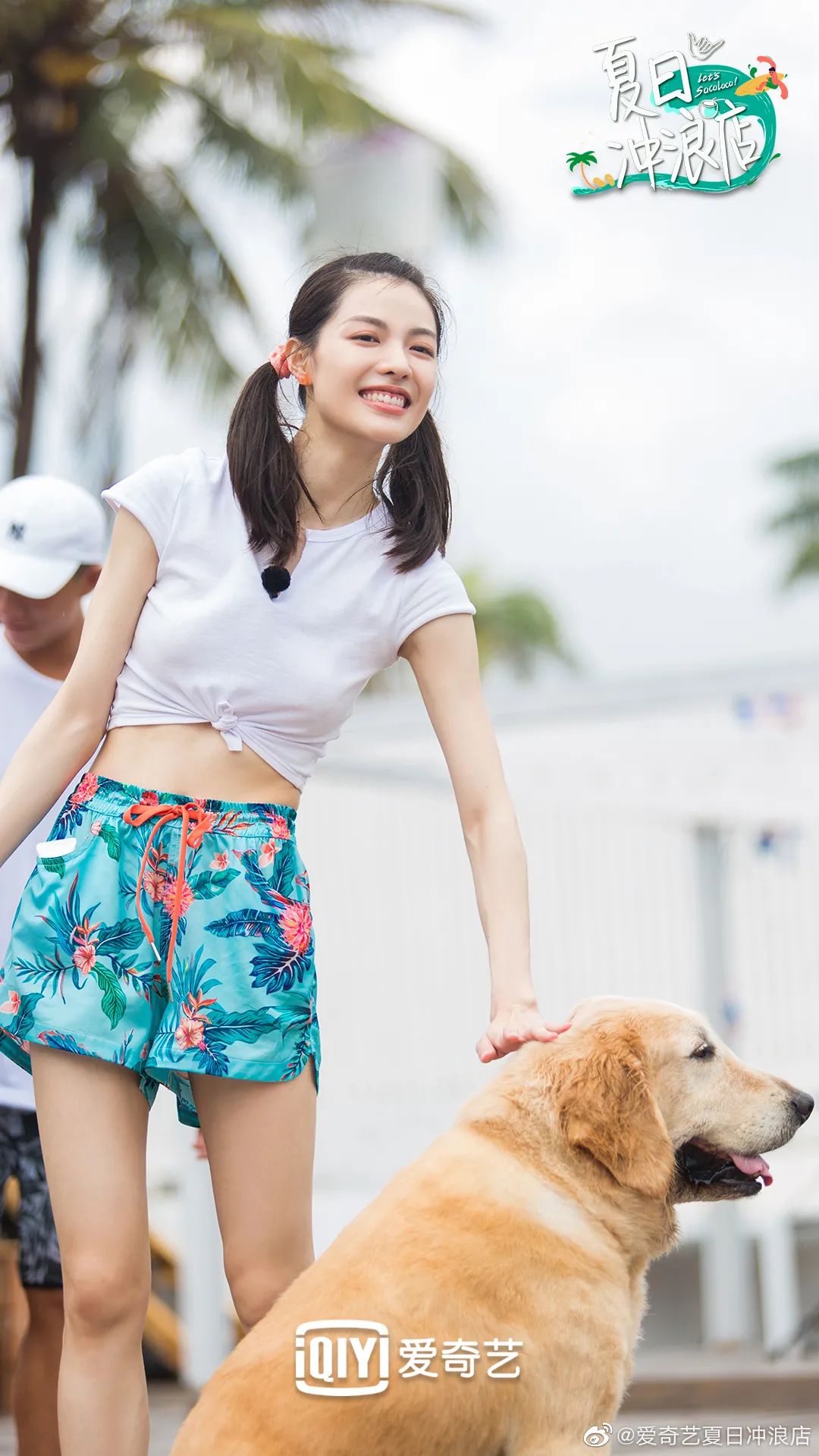 冲浪馆坐风破浪,海上冲浪坐风破浪