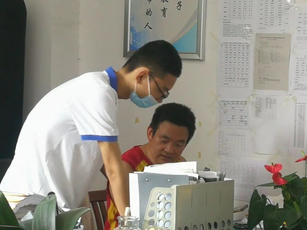 硬核的学校老师,硬核老师学习视频