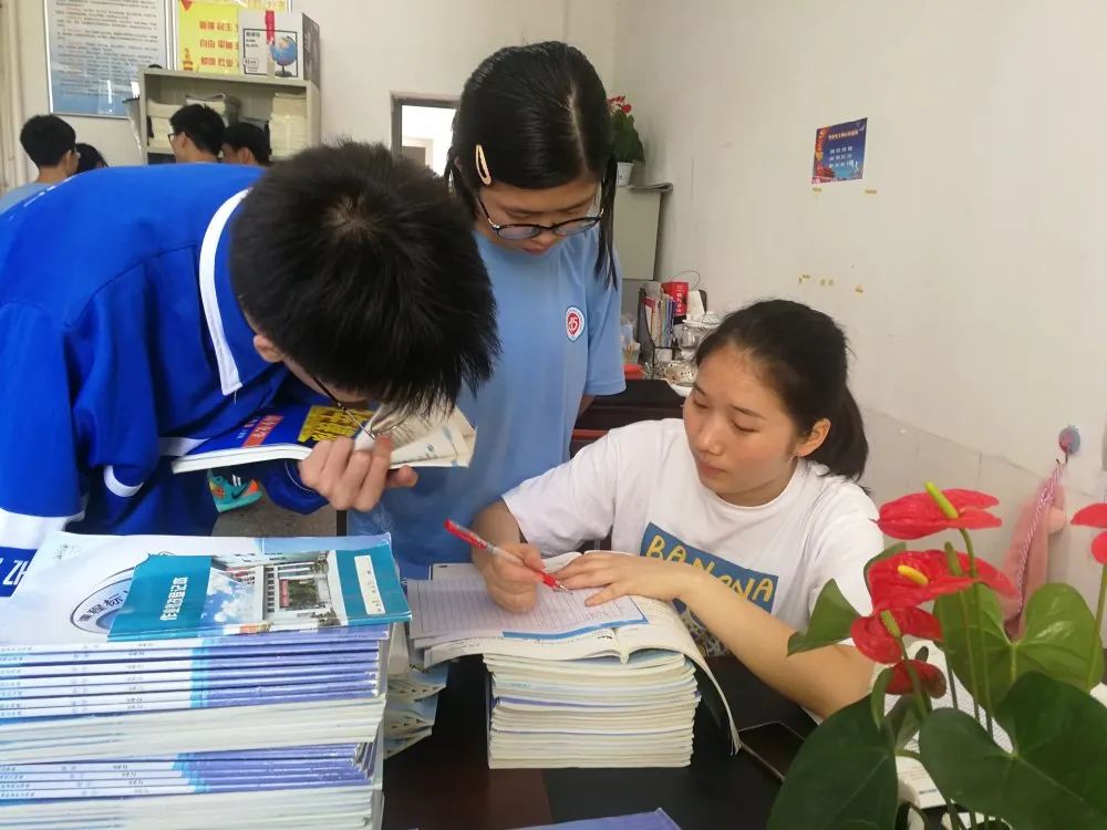 硬核的学校老师,硬核老师学习视频