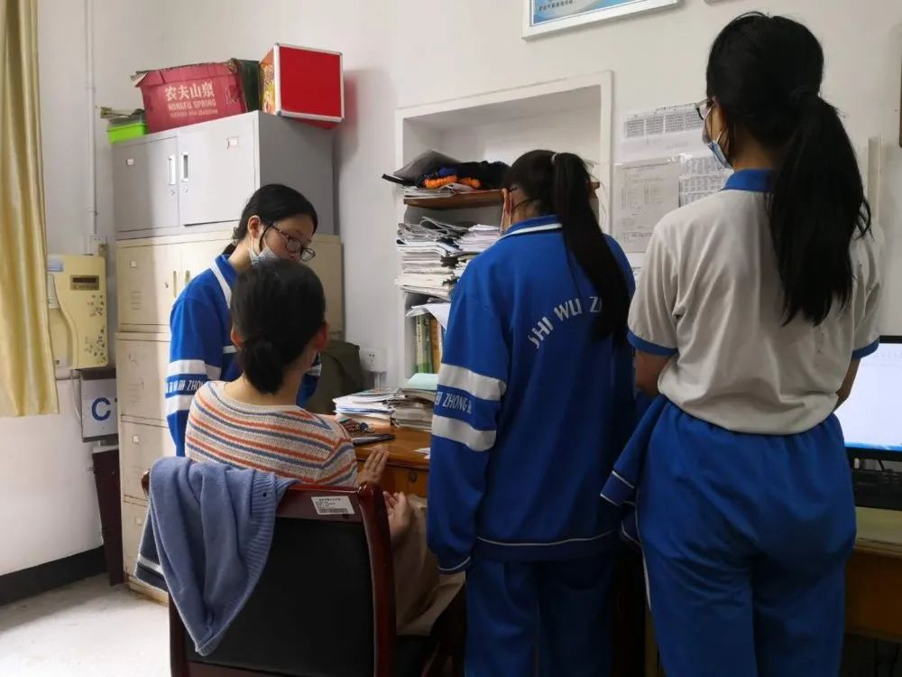 硬核的学校老师,硬核老师学习视频