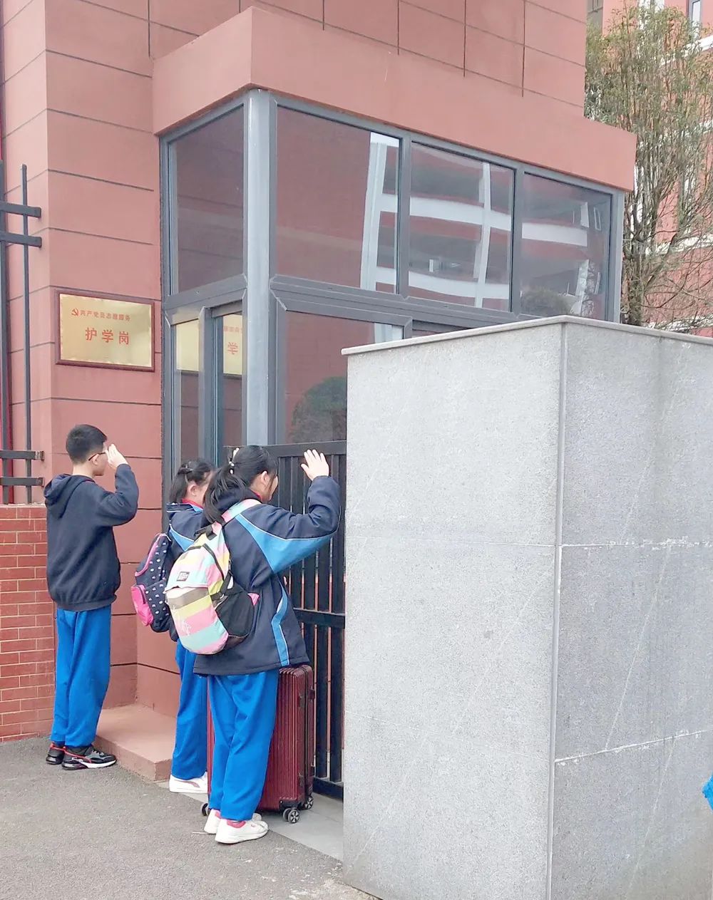 厉害!这所学校有魔力,老师是细节控,学生是自律狂!