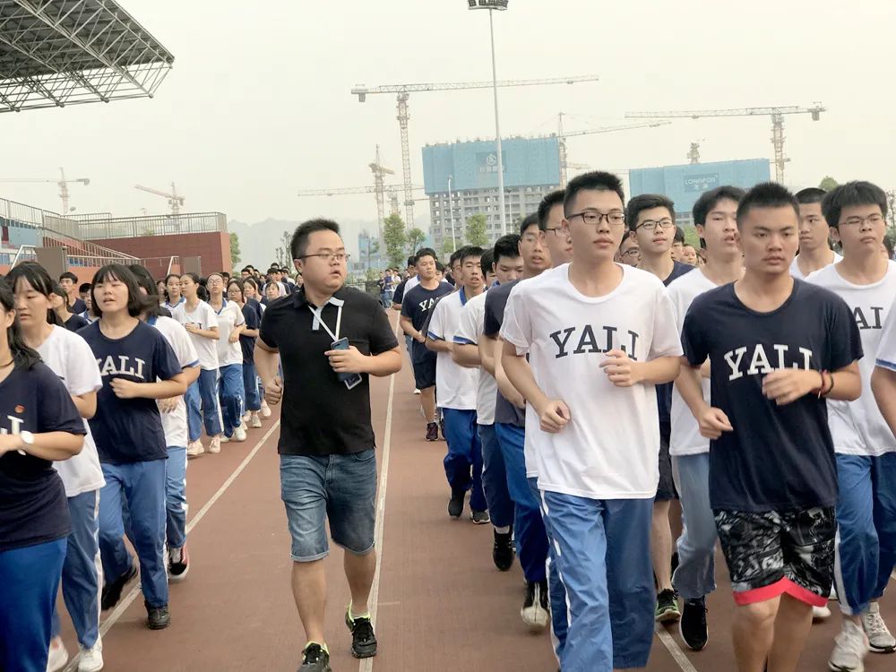 厉害!这所学校有魔力,老师是细节控,学生是自律狂!