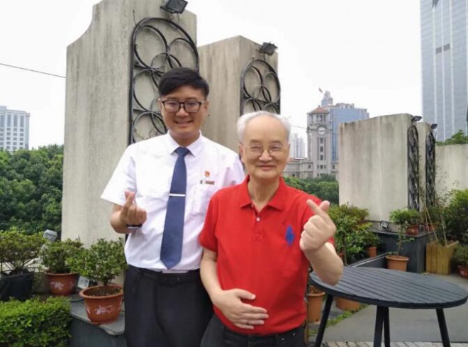 最老影迷分享与银幕的坚守,直击23届上影节直播短片