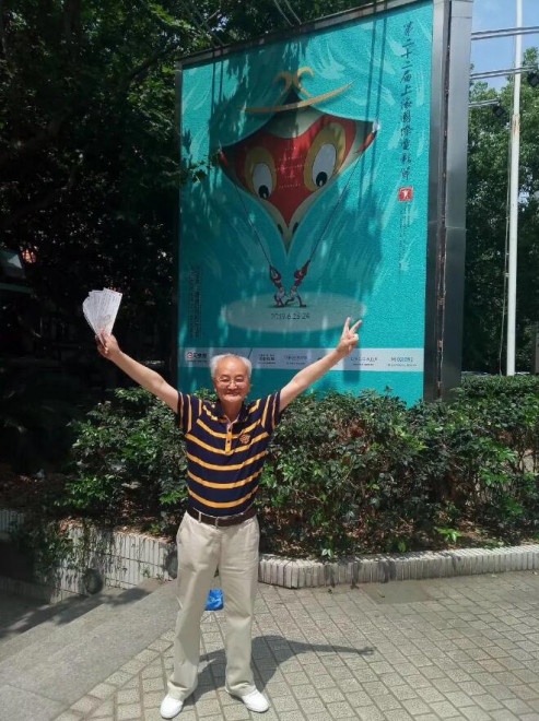 最老影迷分享与银幕的坚守,直击23届上影节直播短片