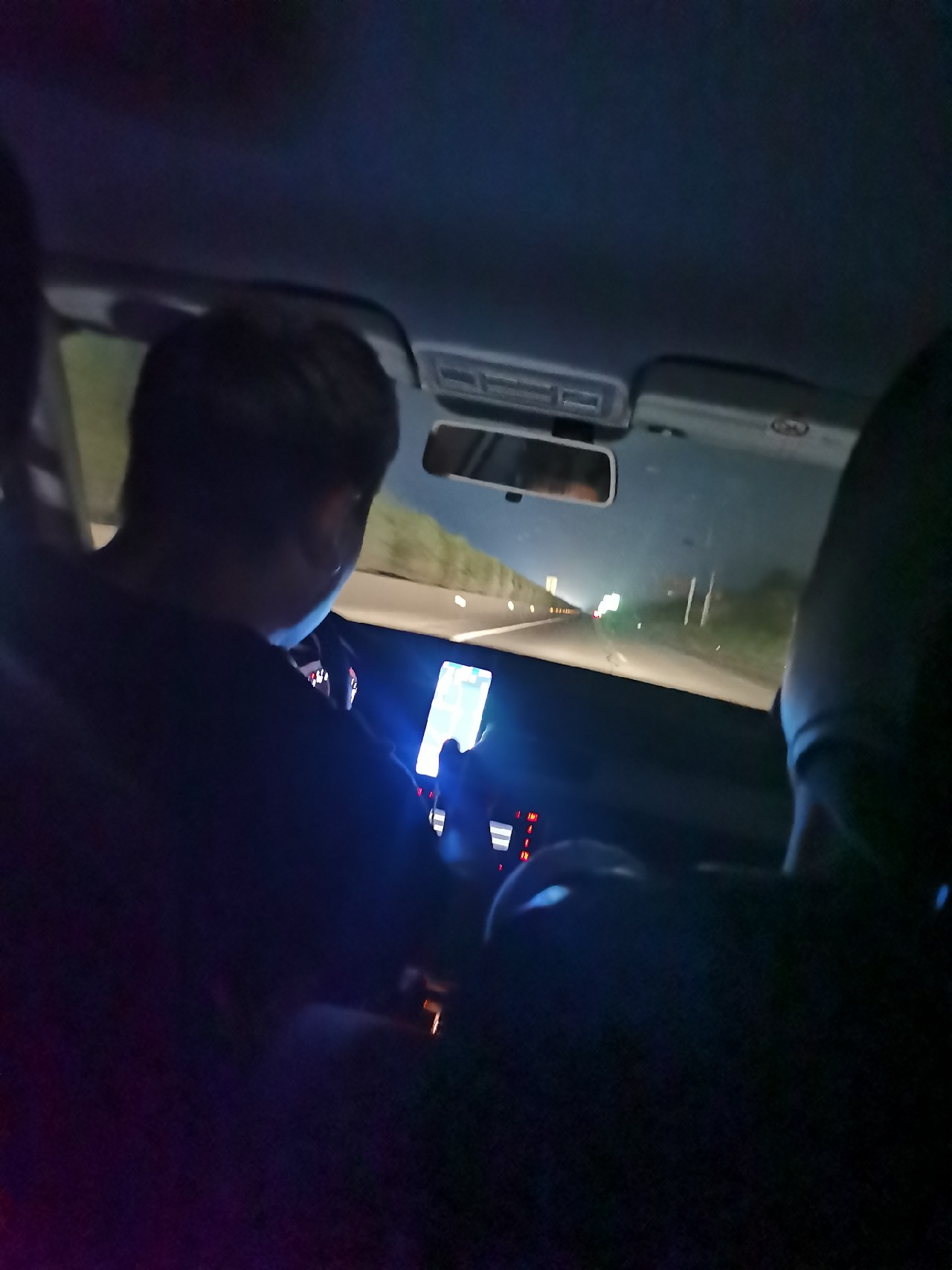 格局小了眼界低了路走窄了,格局小了就觉得现实