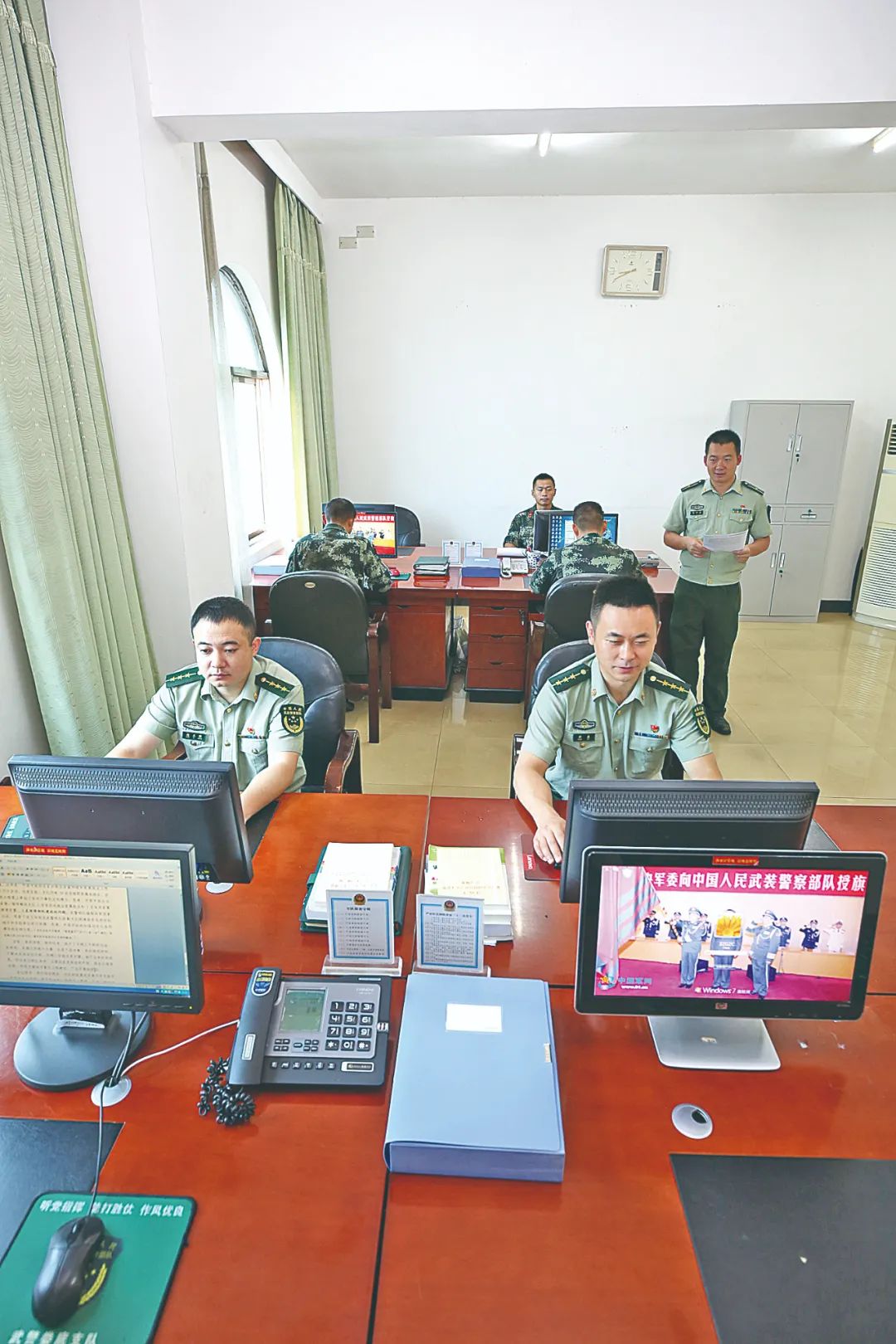 “小机关”怎样带“大部队”？这篇“头条”+“整版”报道告诉你！