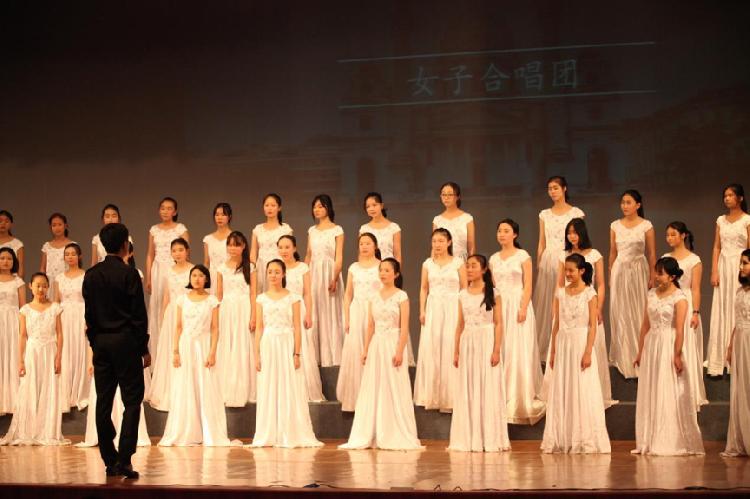 直属高中升学率40%,普高入读率100%是如何炼成的?专访大足重庆龙水湖育才中学校长杨汉川