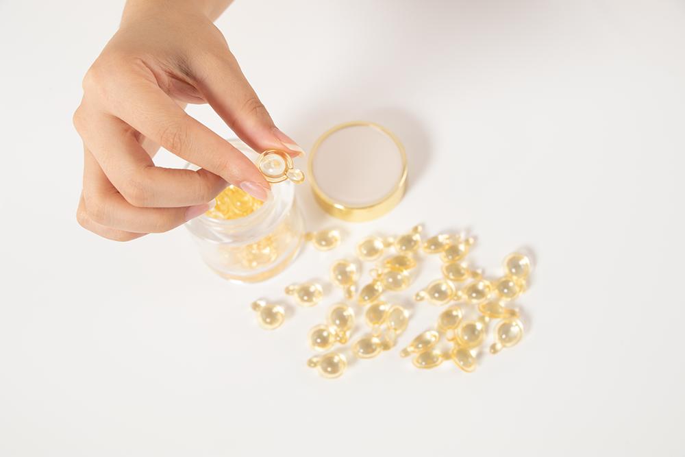 41岁“嗲精”撩遍娱乐圈男神,迷倒音乐教父!扭头嫁入亿万豪门!网友:她凭啥这么“浪”