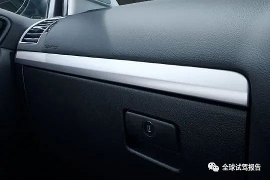 换代普拉多黑武士,丰田普拉多2024款黑色