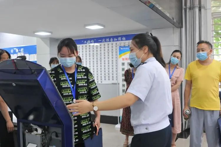 开发区税务局便民办税春风行动,优化纳税服务便民办税