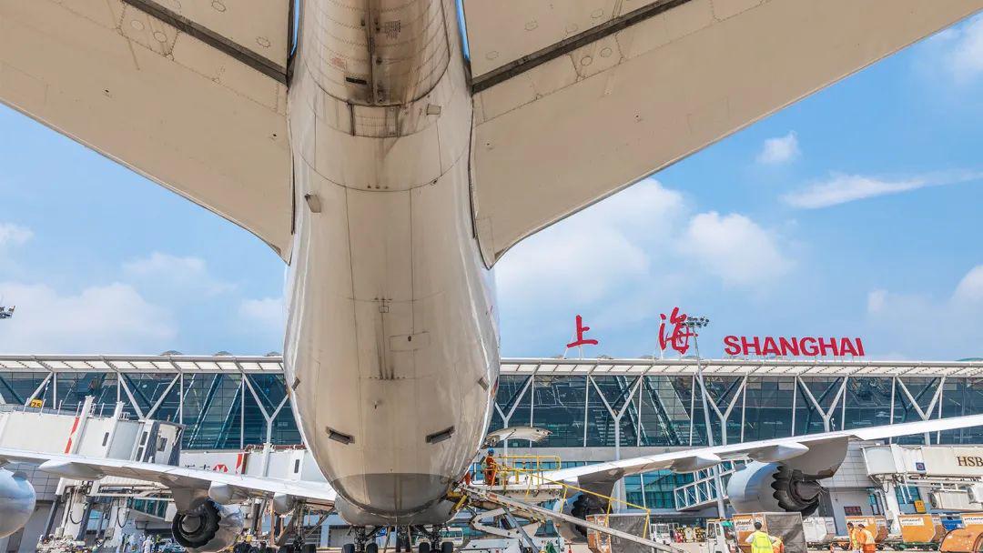 每天在60℃的机坪行走5万步，是什么体验？