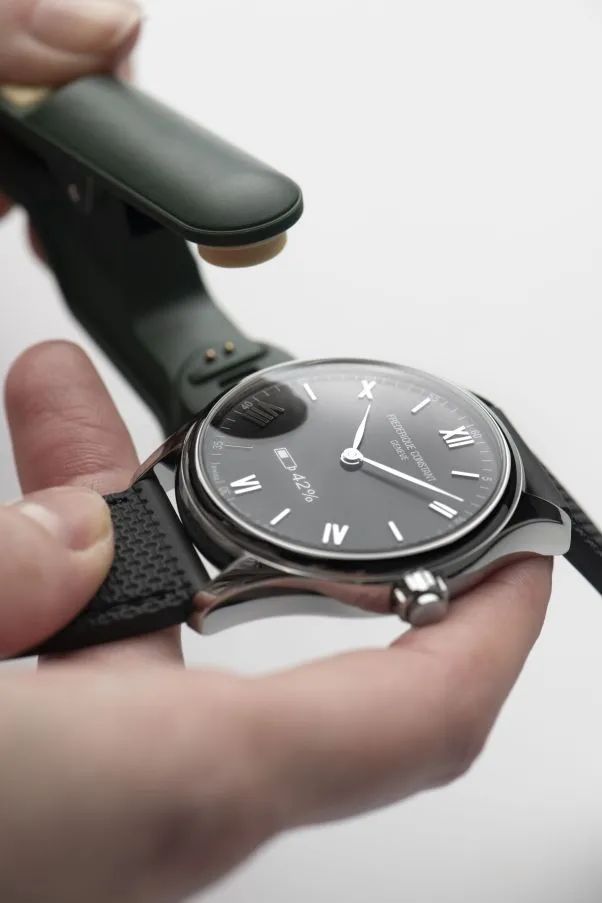 这几款腕表暗黑到极致也帅到极致,有颜值有实力的一款高端机械腕表