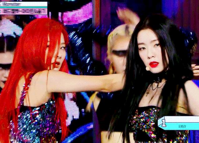 钟楚曦参加节目同款衣服,钟楚曦倪妮同款礼服