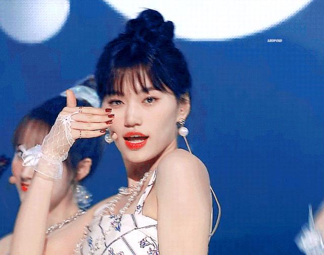 钟楚曦参加节目同款衣服,钟楚曦倪妮同款礼服