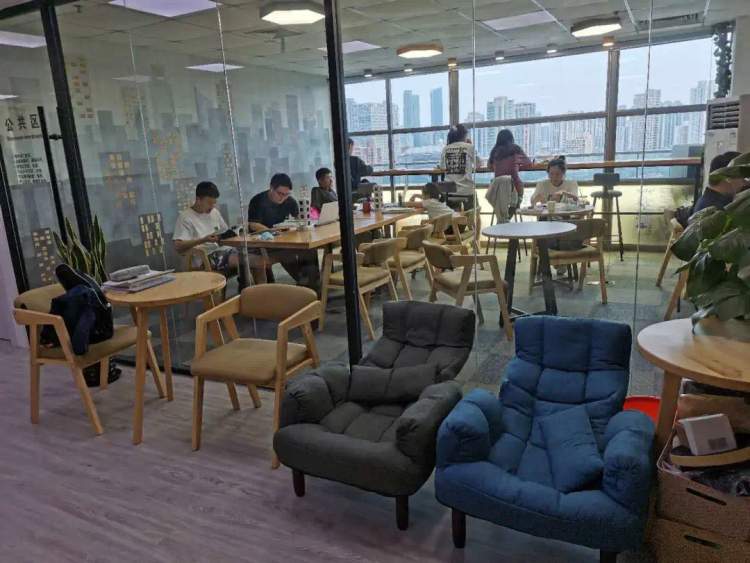 静安区付费自习室,上海静安免费的自习室