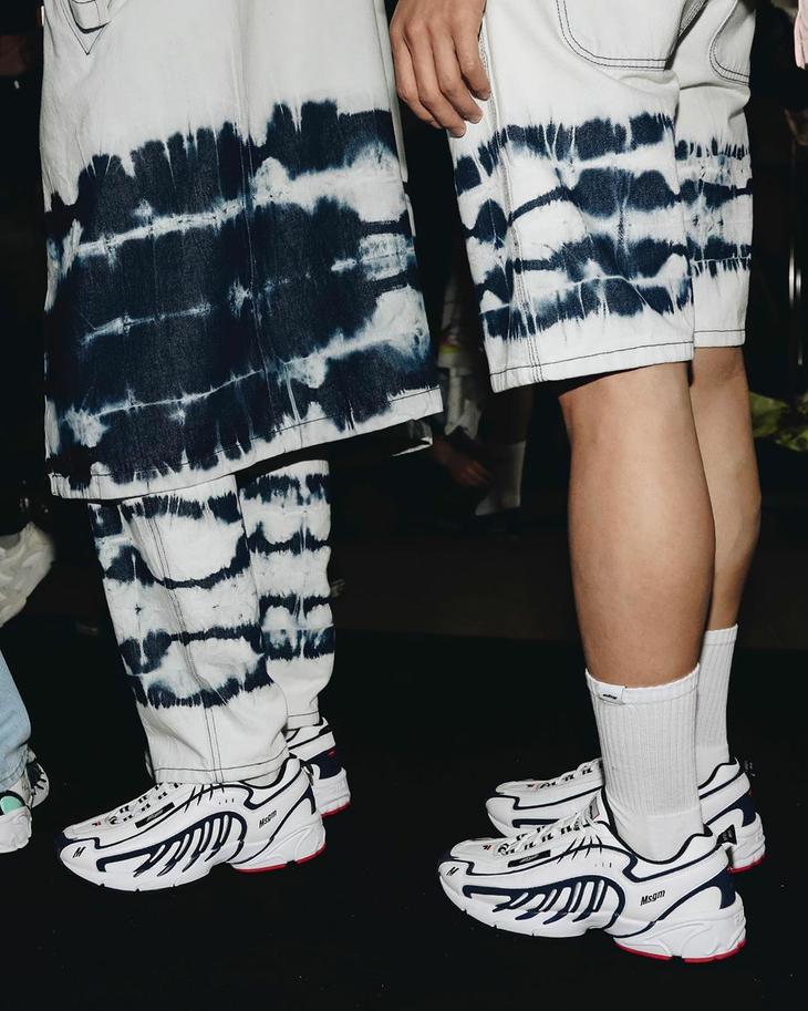 《姐姐》到四公，姐姐们已成专业运动鞋鉴赏团