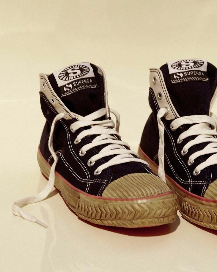 《姐姐》到四公，姐姐们已成专业运动鞋鉴赏团