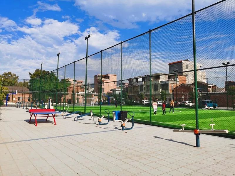 肇庆新区体育中心足球场,广东业余足球标准足球场比赛